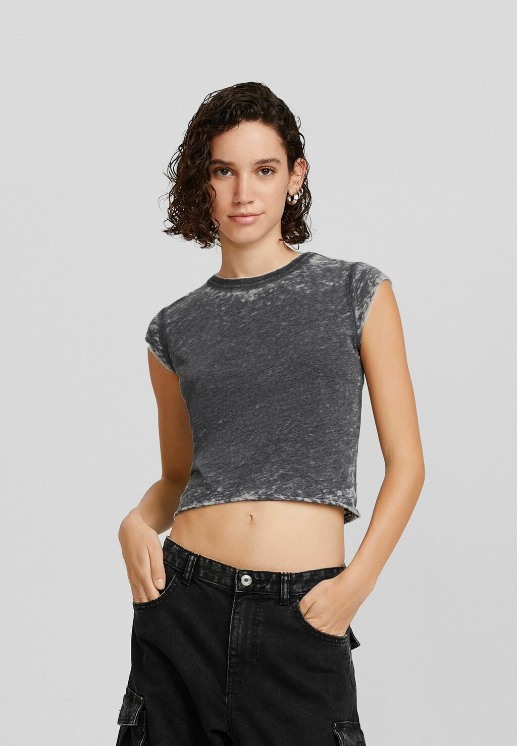 

Базовая футболка Short Sleeve Devoré Bershka, черный