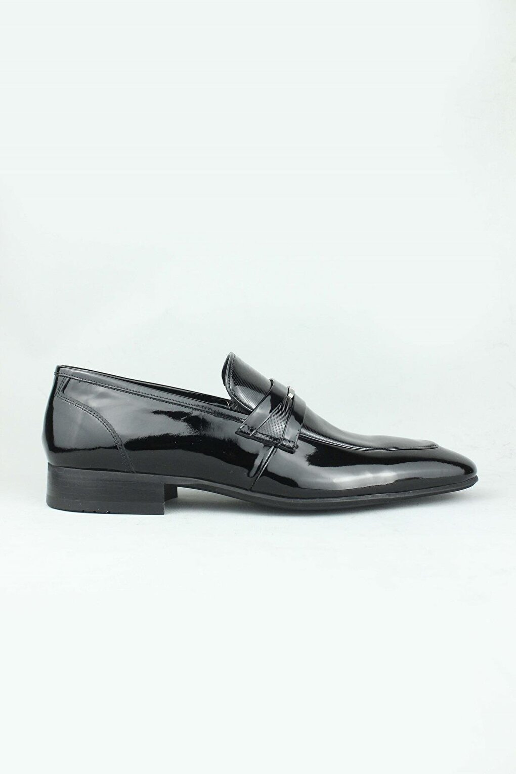 цена Классические мужские лоферы из лакированной кожи Corbel, классические мужские туфли ÖSY Serdar Yeşil