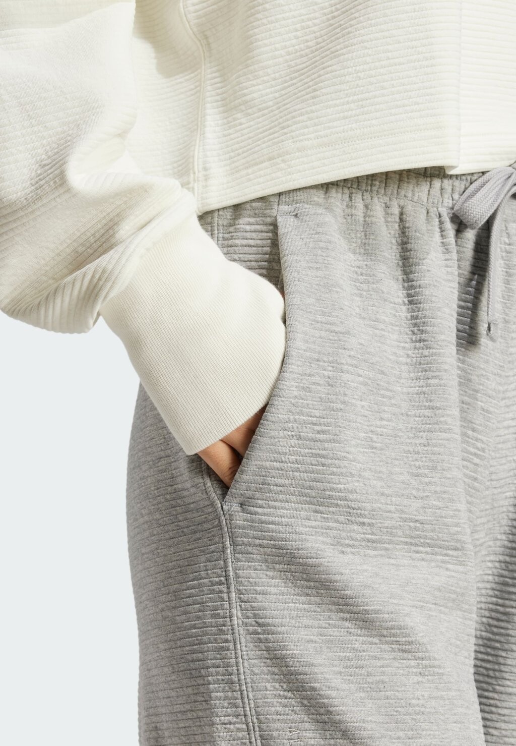 

Спортивные штаны WIDE adidas, серый