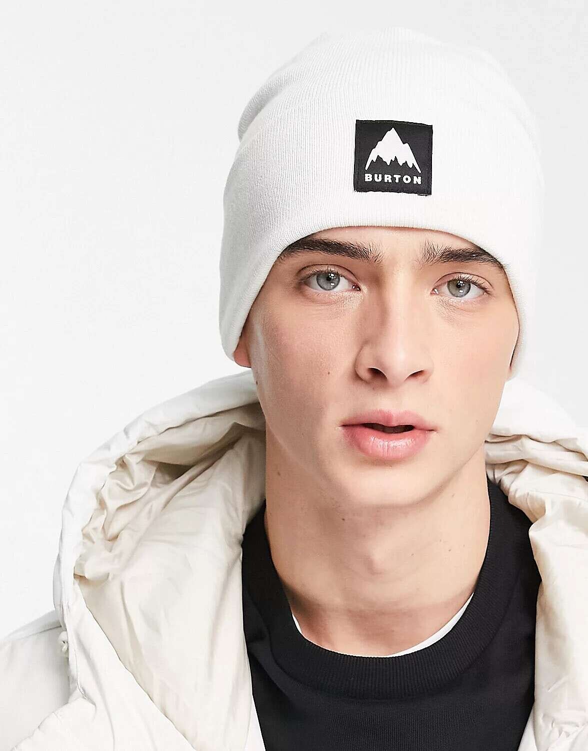 

Белая высокая шапка-бини Burton Snow Kactusbunch Burton