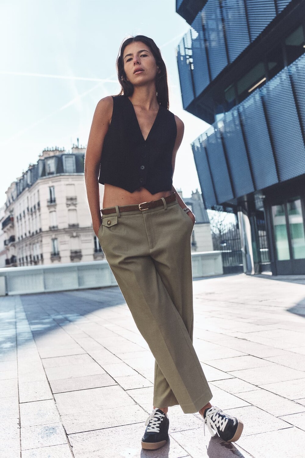 

Брюки прямого кроя с поясом ZARA, камень