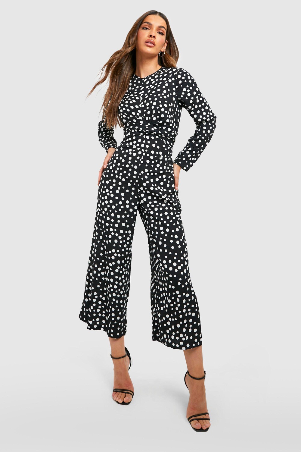 

Комбинезон в горток передней части twist Boohoo, черный