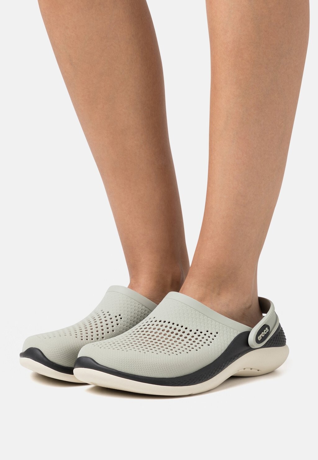 

Шлепанцы Crocs
