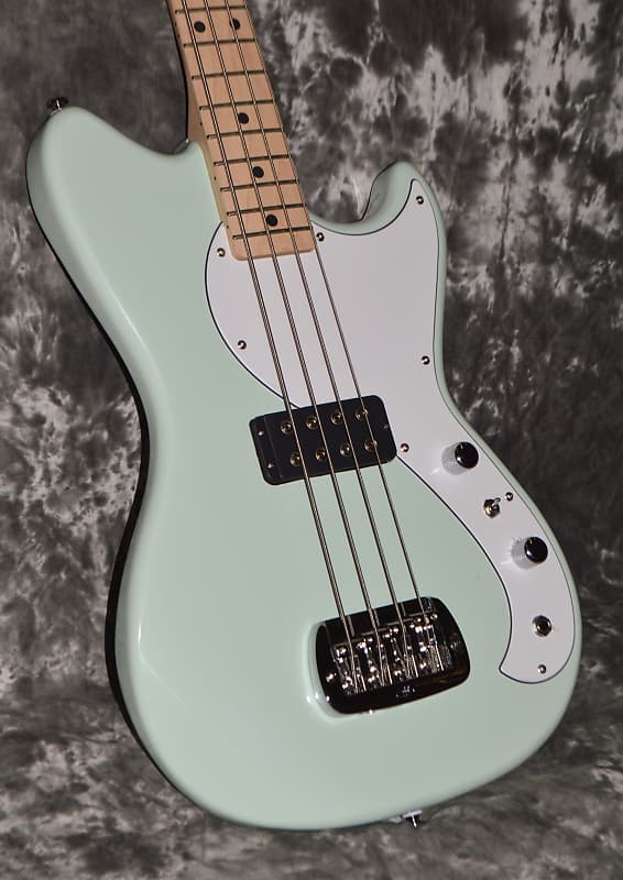 Басс гитара 2022 G&L - Tribute Fallout Short Scale Bass 4 - Surf Green цена и фото