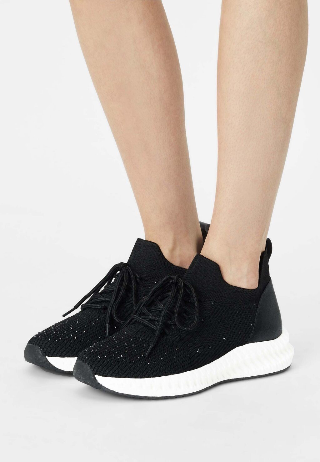 Низкие кеды Caprice, цвет black
