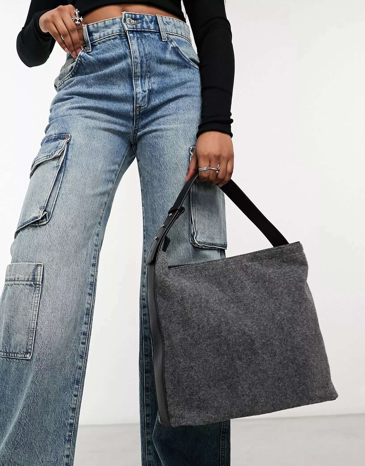 

Серая большая фетровая сумка-тоут ASOS