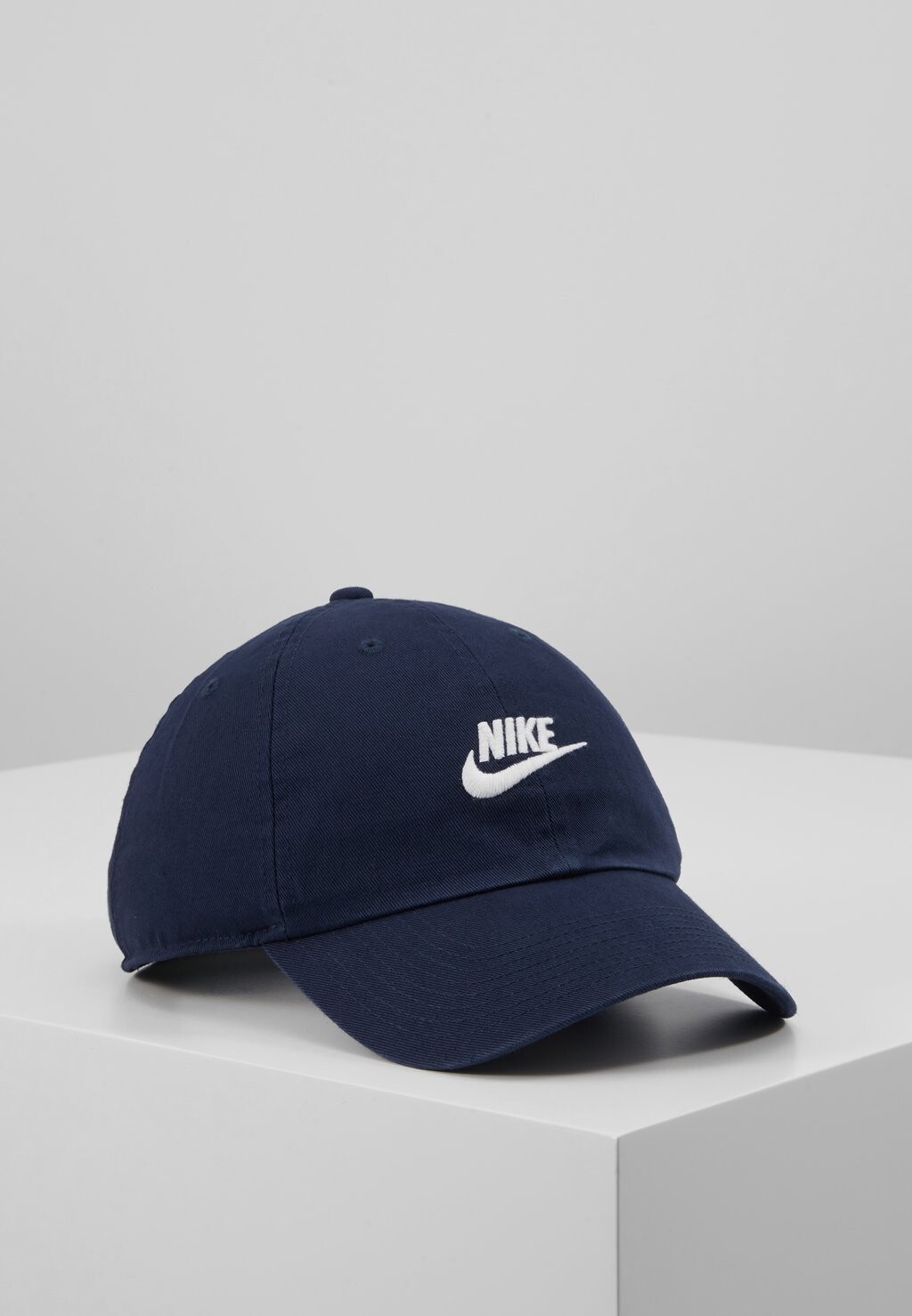 

Бейсболка Nike