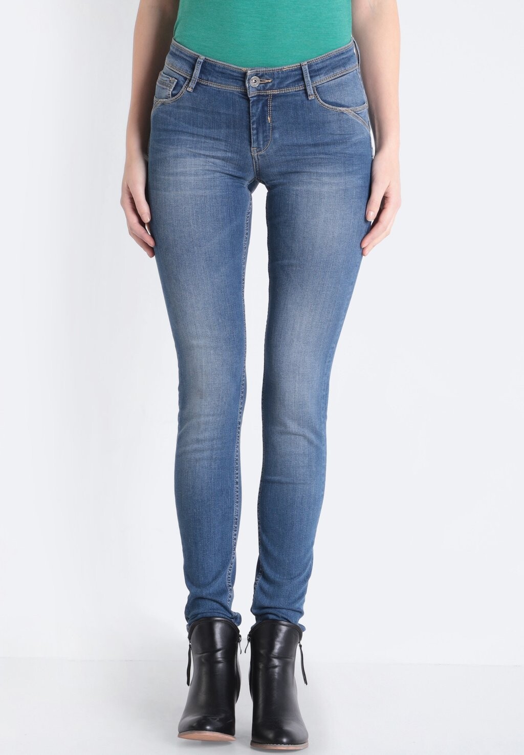 

Узкие джинсы BONOBO Jeans