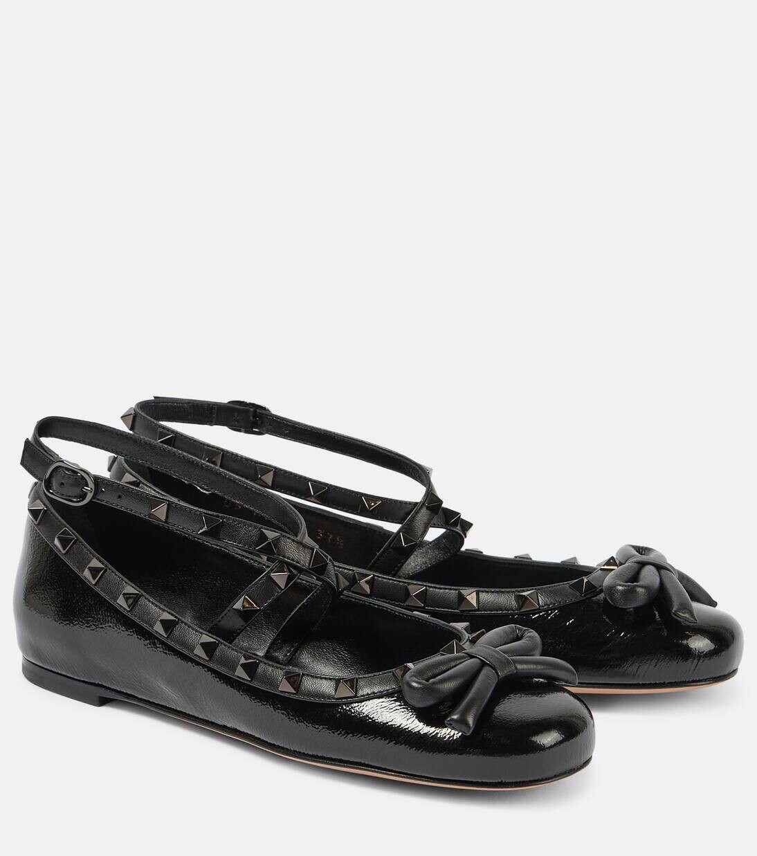 

Балетки Rockstud из лакированной кожи Valentino Garavani, черный
