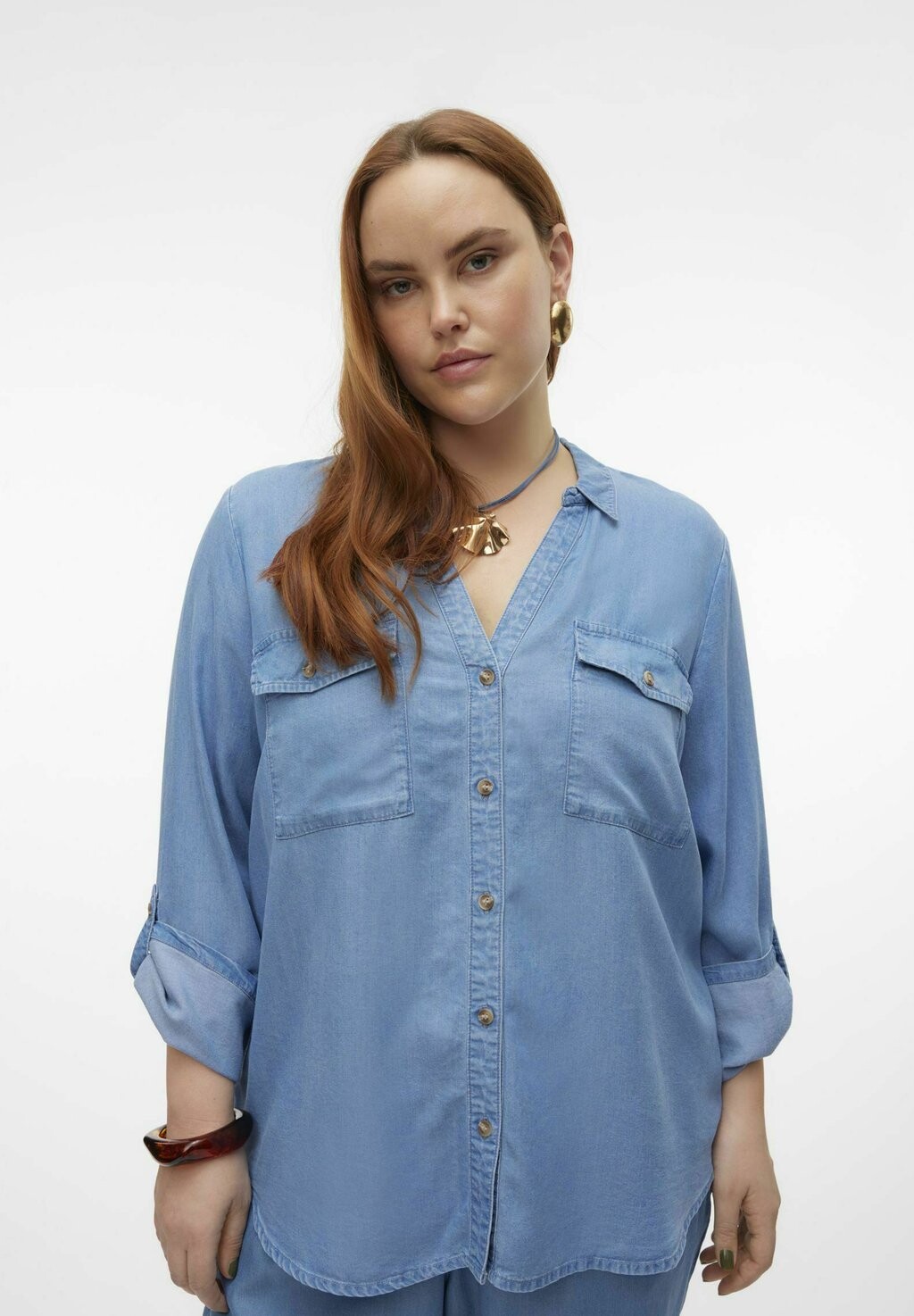 

Блузка на пуговицах VMCBREE Vero Moda Curve, синий деним