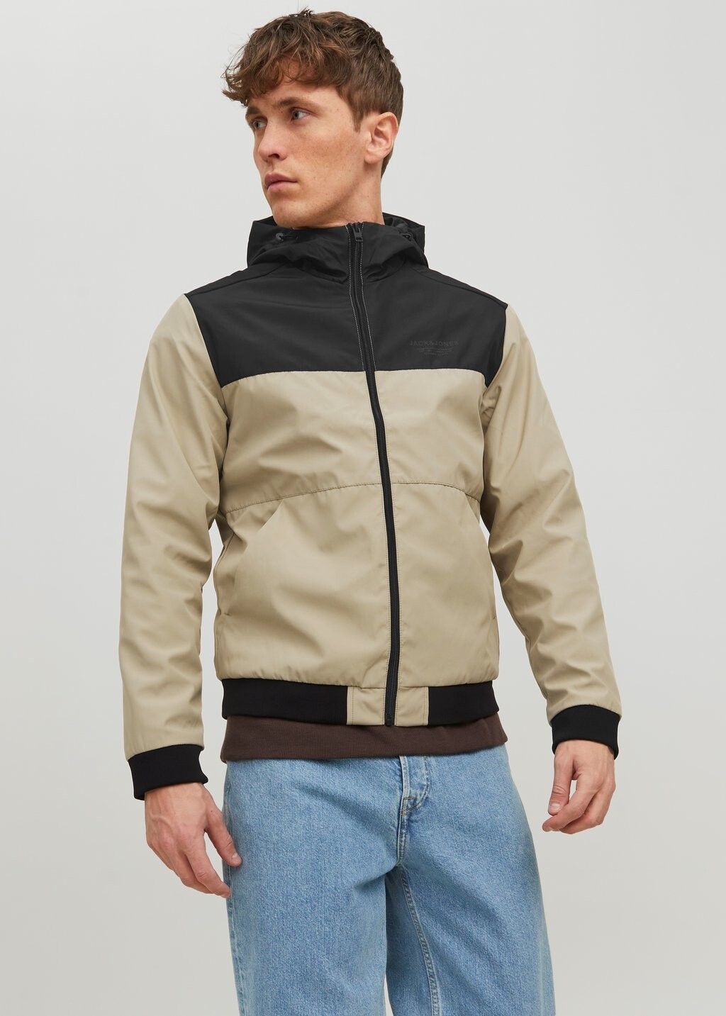 

Куртка Jack & Jones СЕТКА ВЫТЯЖКИ, цвет crockery detail blocking