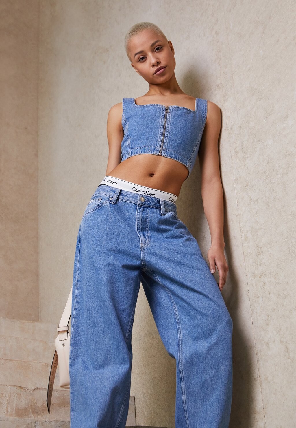 

Топ Calvin Klein Jeans