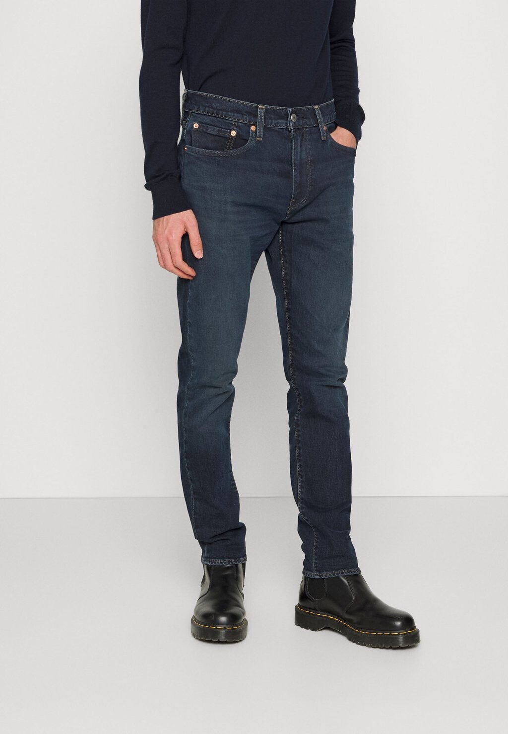 

Джинсы облегающего кроя Levi's
