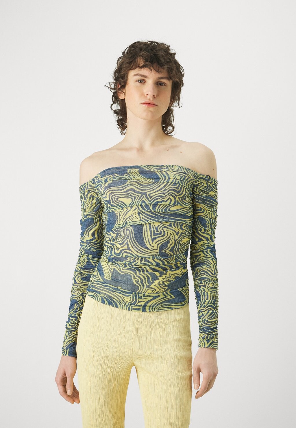 

Топ с длинными рукавами Pinko MONATE MAGLIA, цвет blu/giallo