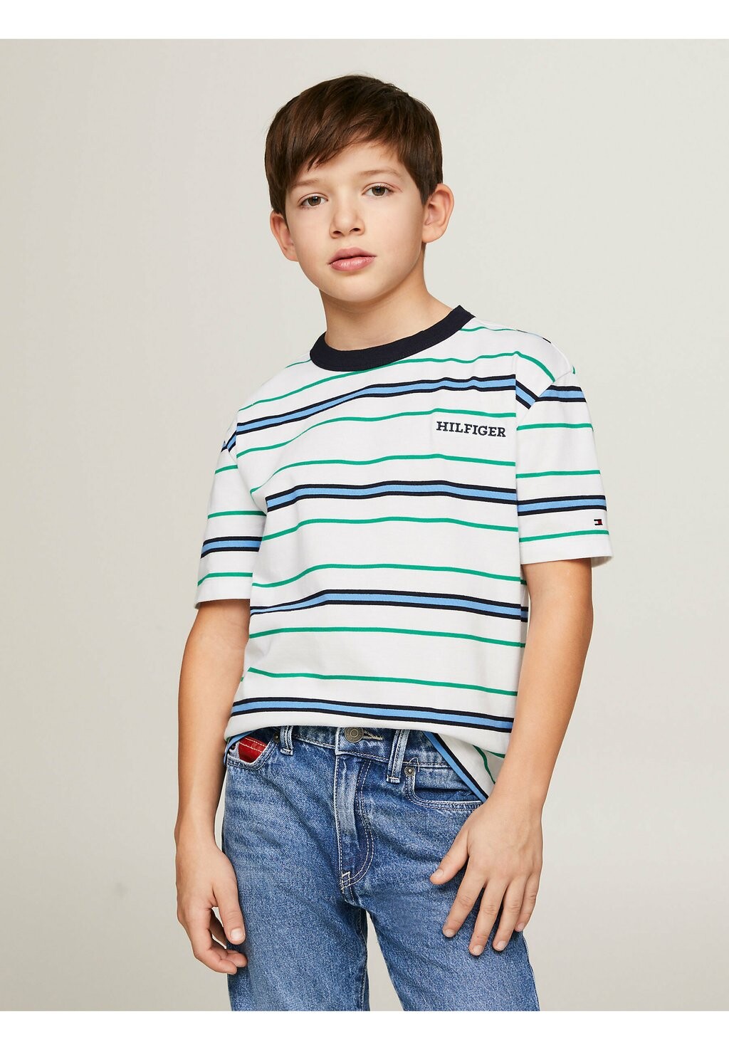 

Футболка с принтом MONOTYPE Tommy Hilfiger, цвет white base green stripe