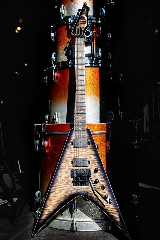

Электрогитара Dean Vengeance Select Floyd Rose/Charcoal Burst