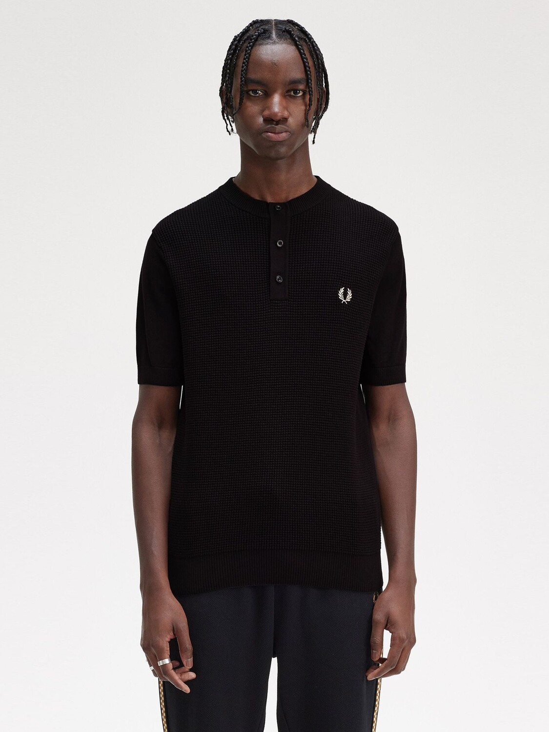 

Топ на пуговицах на пуговицах Fred Perry с фактурной текстурой, черный