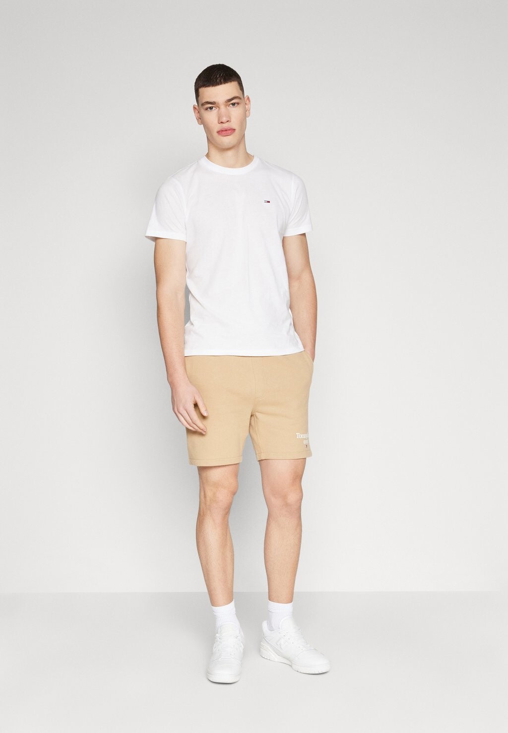 

Базовая футболка 2 Pack Tee Tommy Jeans, цвет white / tawny sand