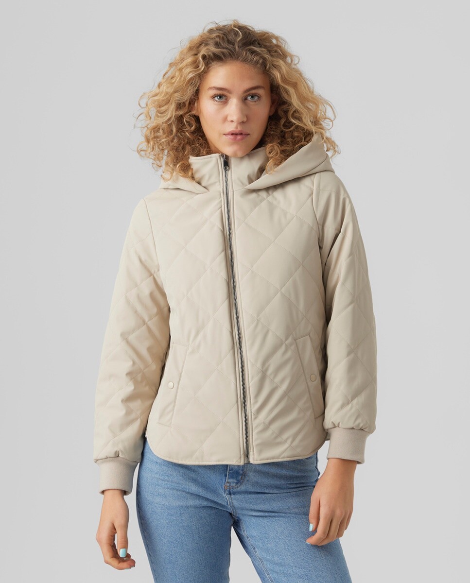 

Женская короткая пуховик с капюшоном Vero Moda, белый