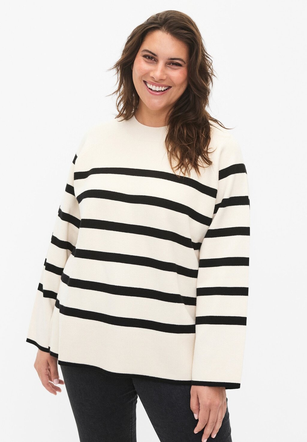 

Свитшот Zizzi MIT SEITENSCHLITZ, цвет birch w black