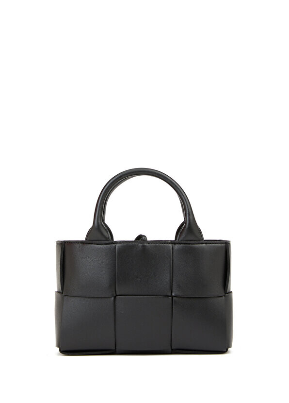 

Черная женская кожаная сумка candy arco tote Bottega Veneta