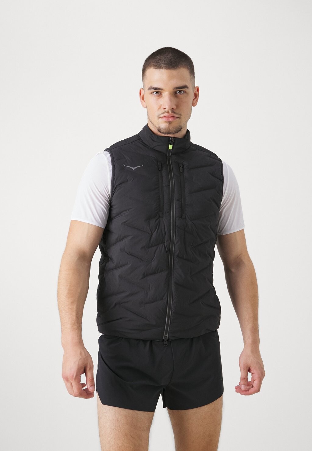 

Жилет INSULATED RUN VEST HOKA, черный