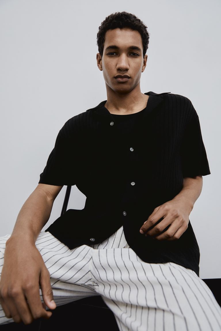 Повседневная рубашка из трикотажа в рубчик, стандартного кроя H&M, черный