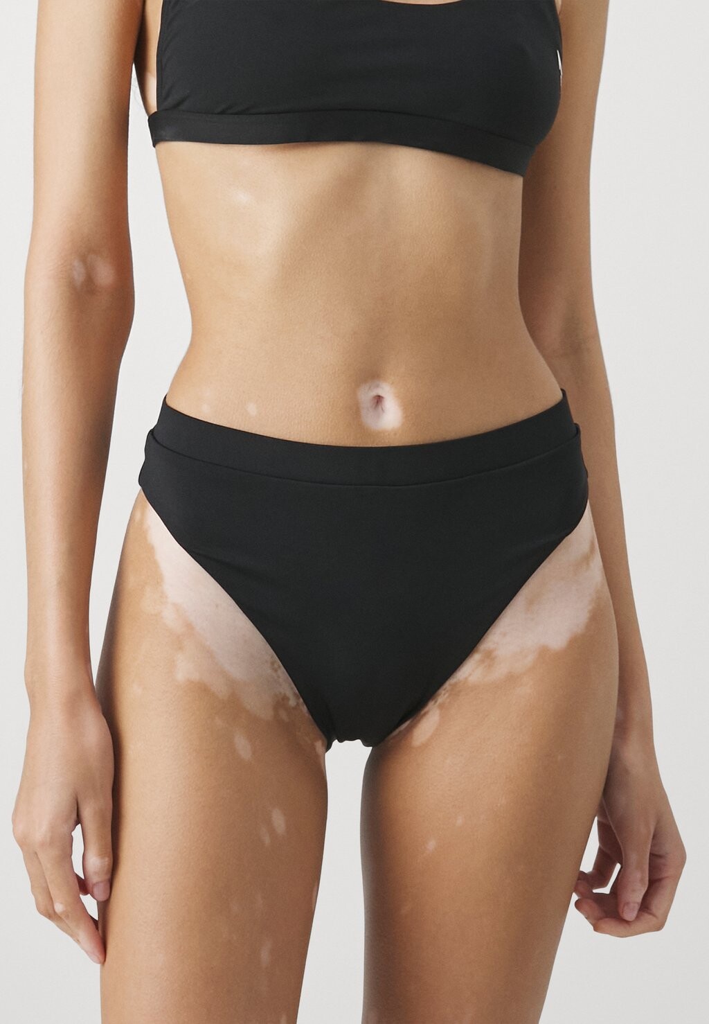 

Плавки бикини SOLID HI WAIST BOTTOM Speedo, цвет anthracite