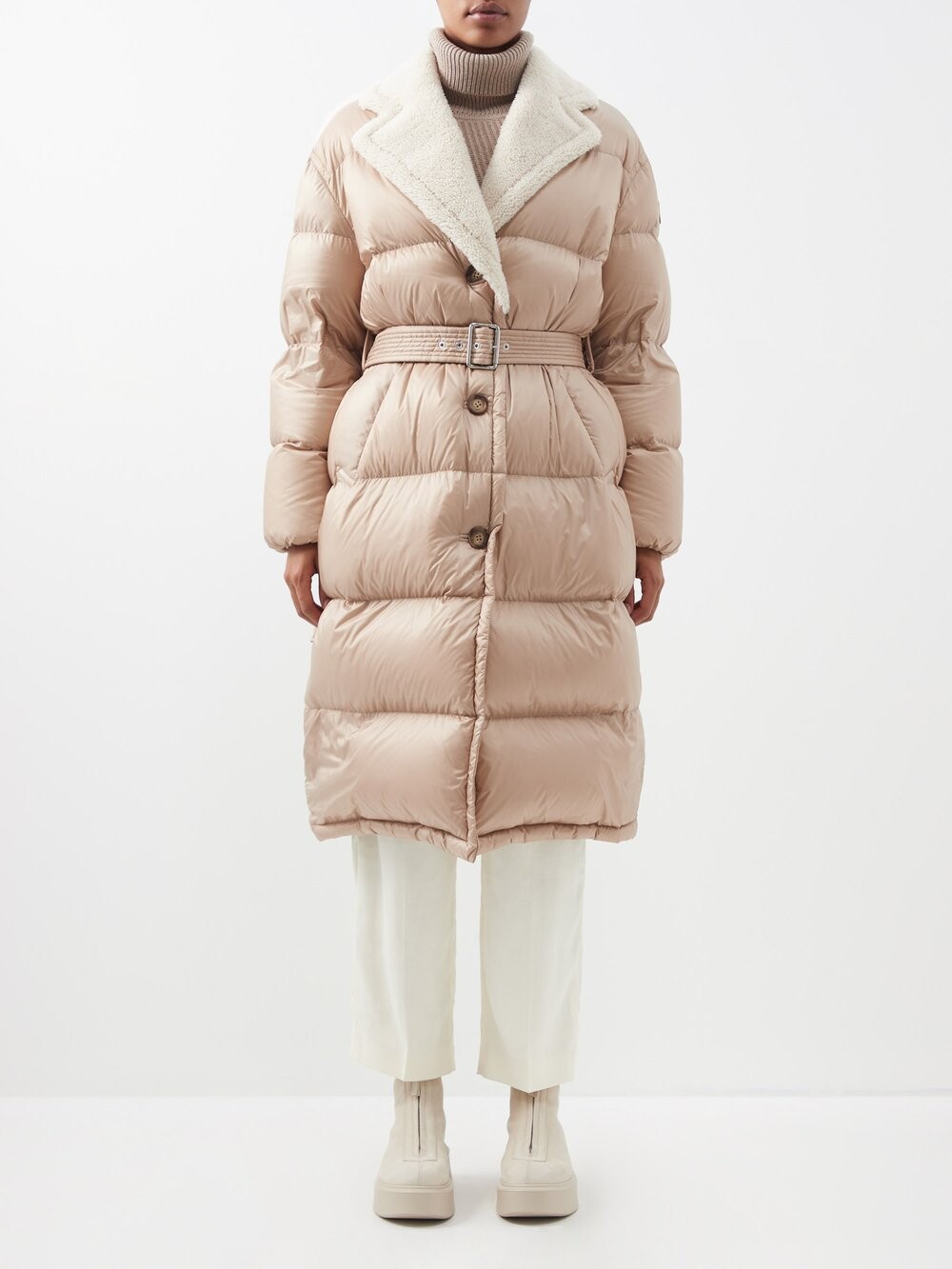 

Стеганое пуховое пальто gourguet с отделкой из овчины Moncler, бежевый
