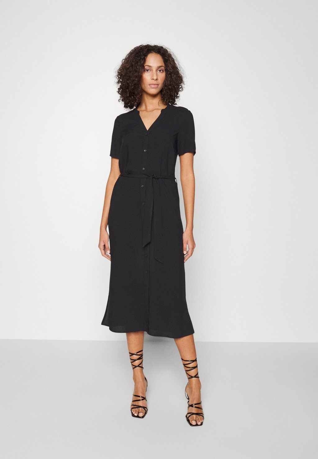

Летнее платье Vero Moda, черный