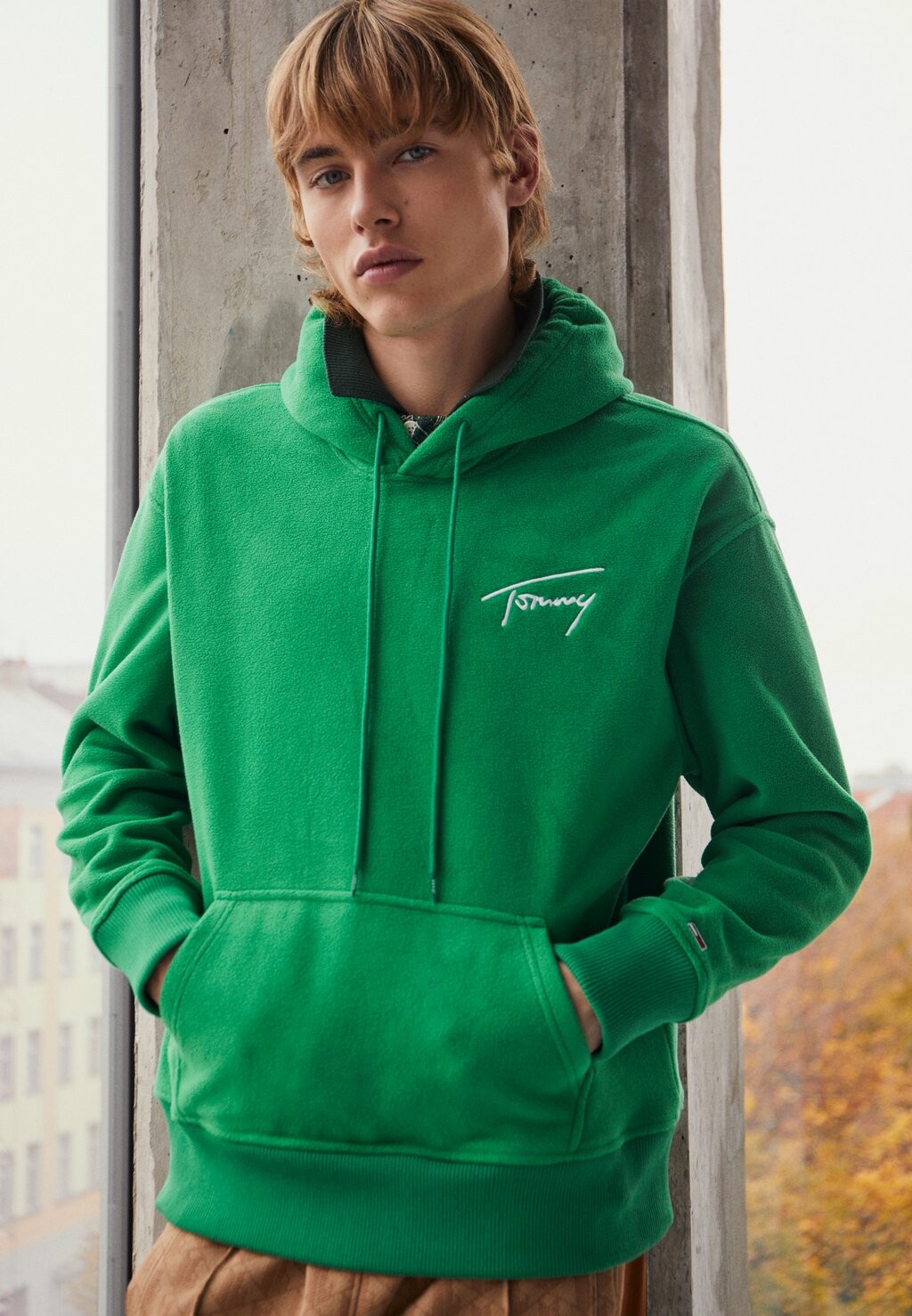 

Худи Tommy Jeans
