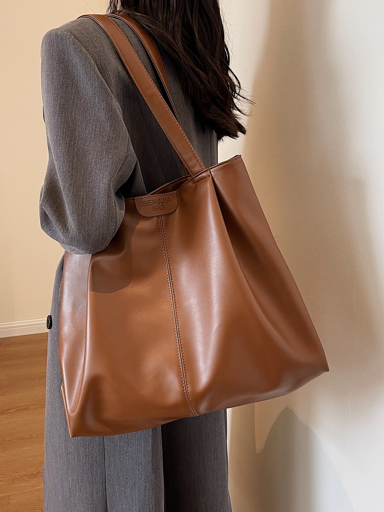 цена Новая модная женская большая вместительная сумка, коричневый