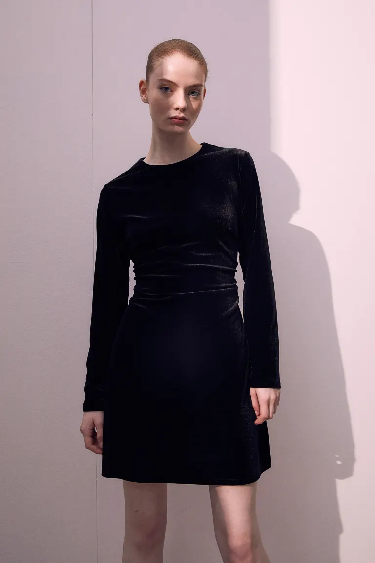 

Плюшевое облегающее платье H&M, черный