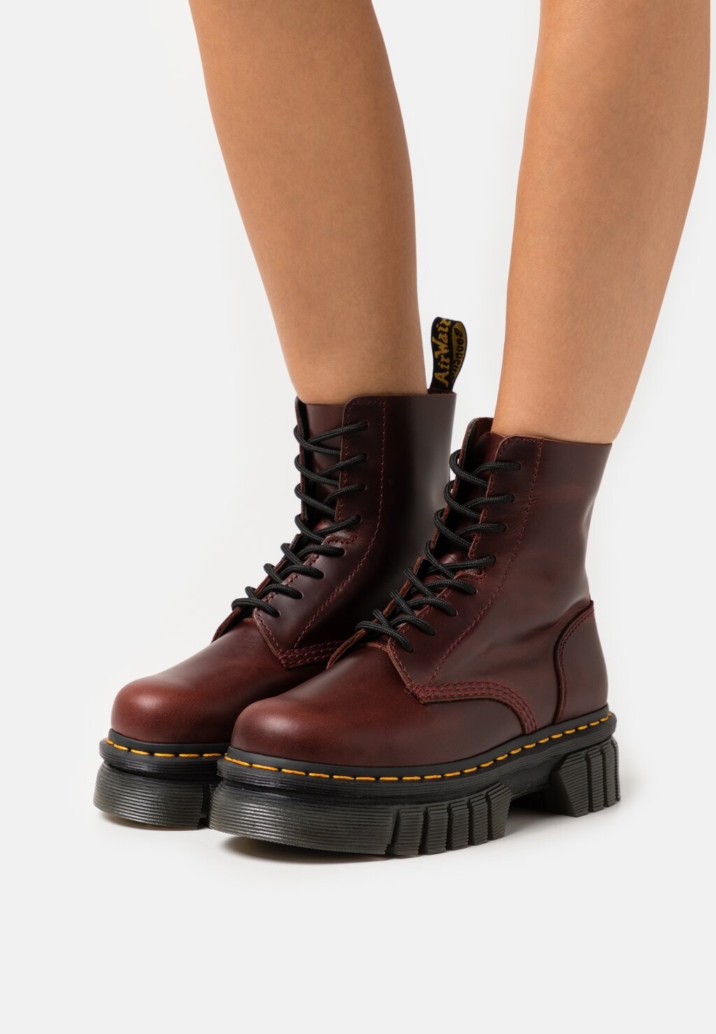 

Ботильоны на платформе Dr. Martens