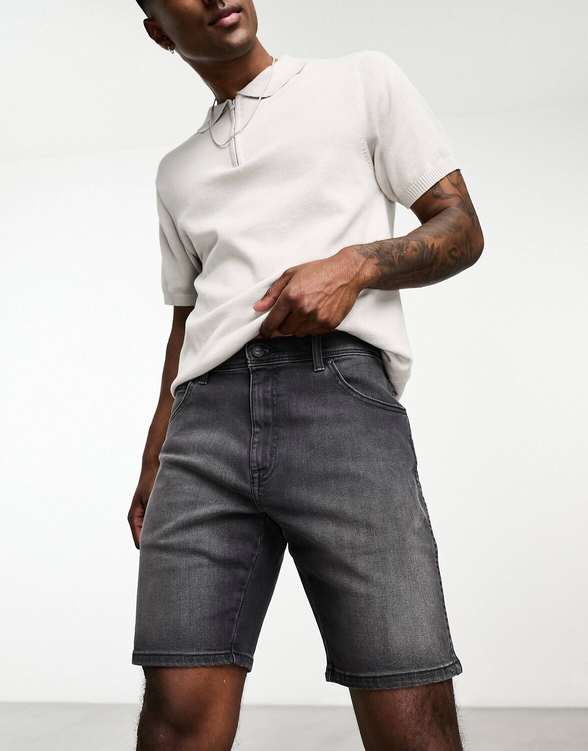

Серые джинсовые шорты Wrangler Texas