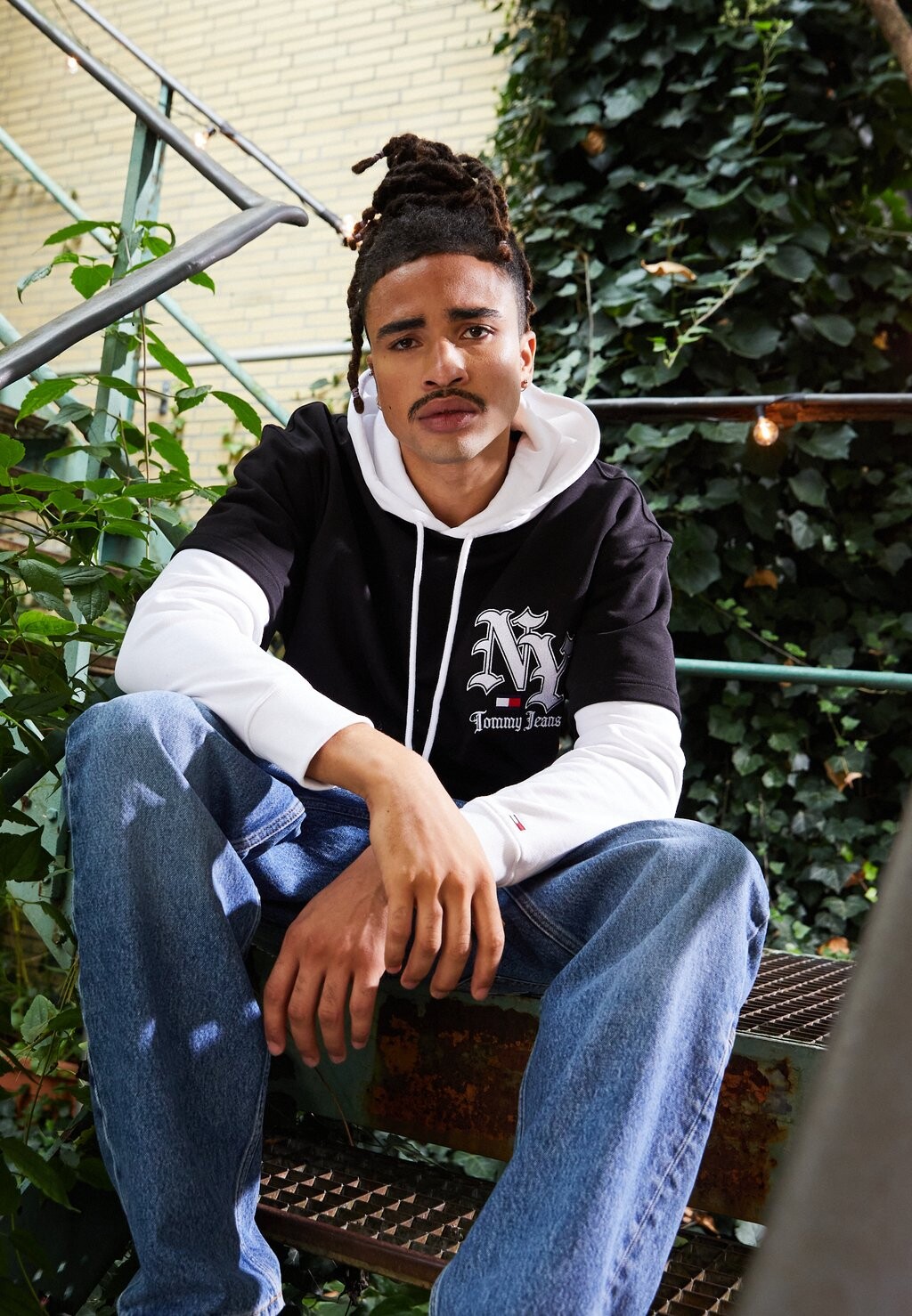 

Толстовка GRUNGE HOODIE Tommy Jeans, черный