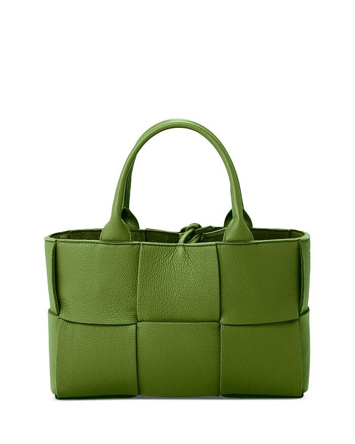 

Плетеная кожаная сумка через плечо Mini Arco Bottega Veneta