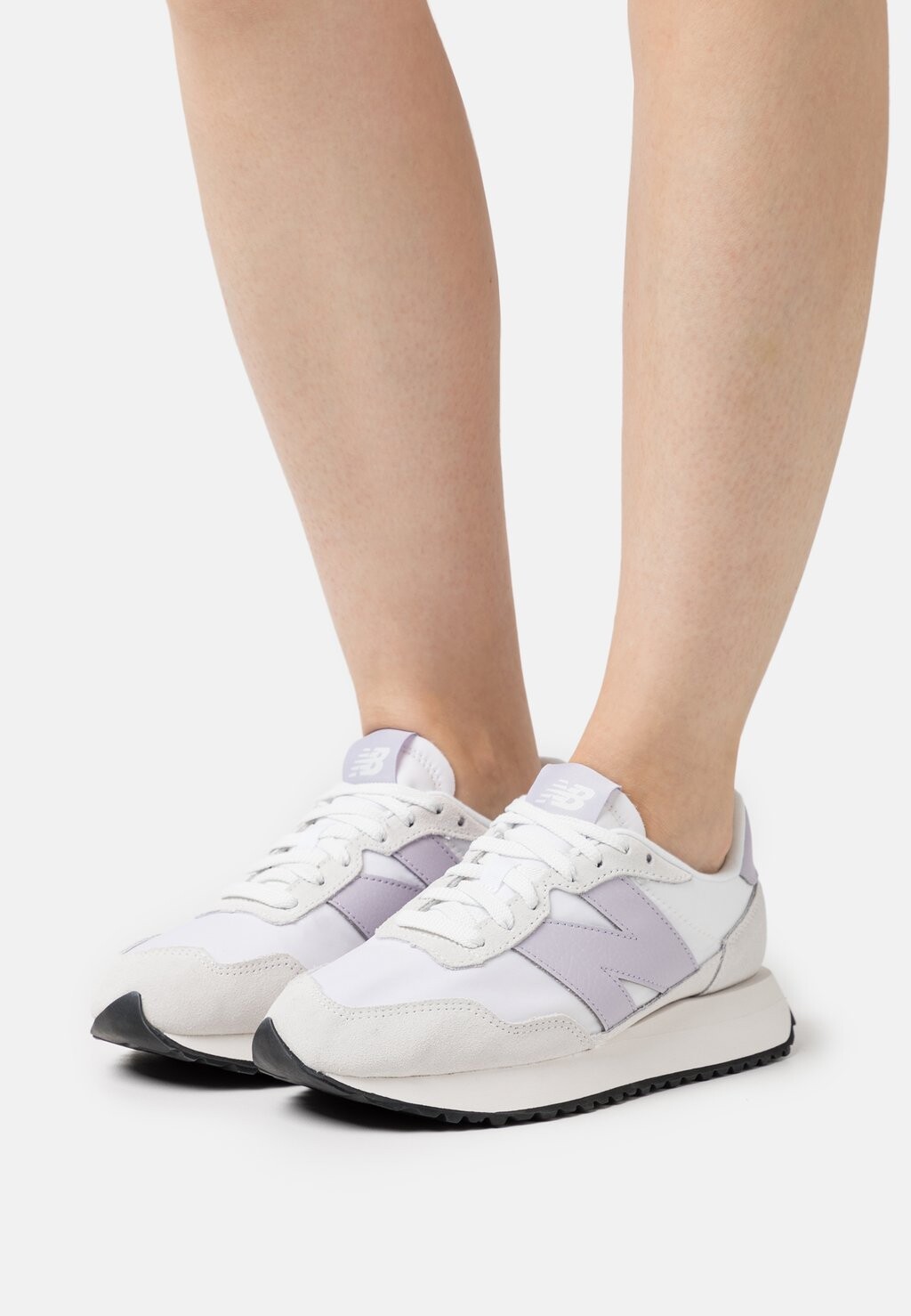 

Кроссовки New Balance