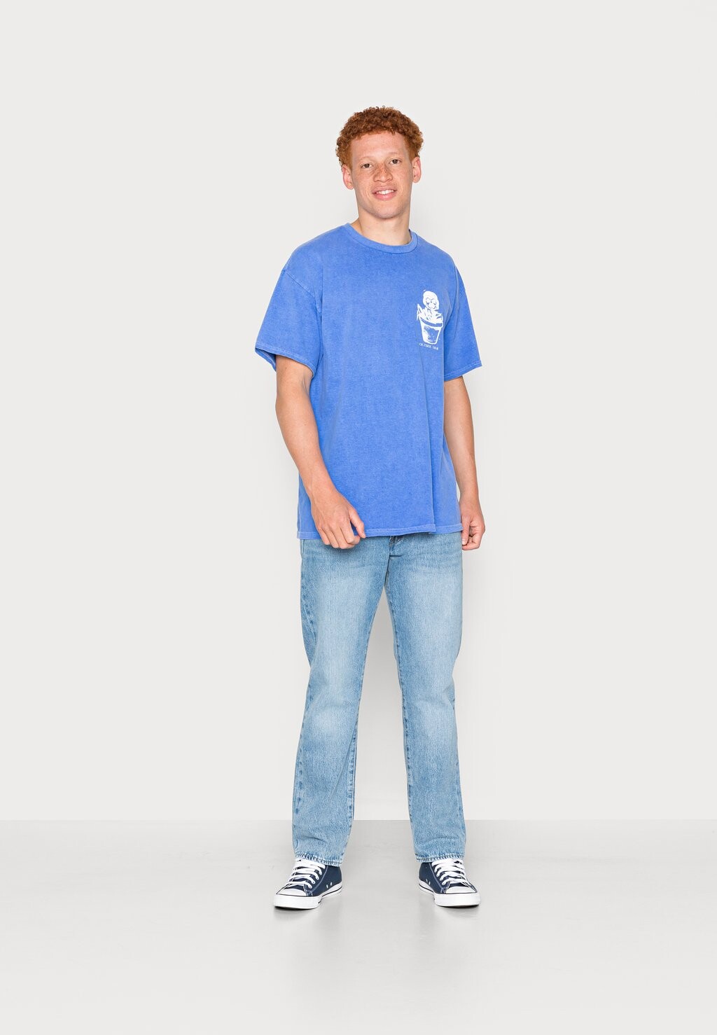 

Футболка с принтом ФУТБОЛКА NOW IS NOW UNISEX BDG Urban Outfitters, кобальт