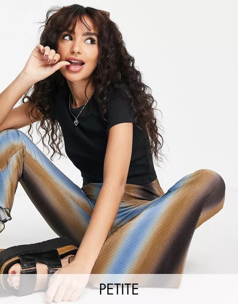 

Черная повседневная футболка Topshop