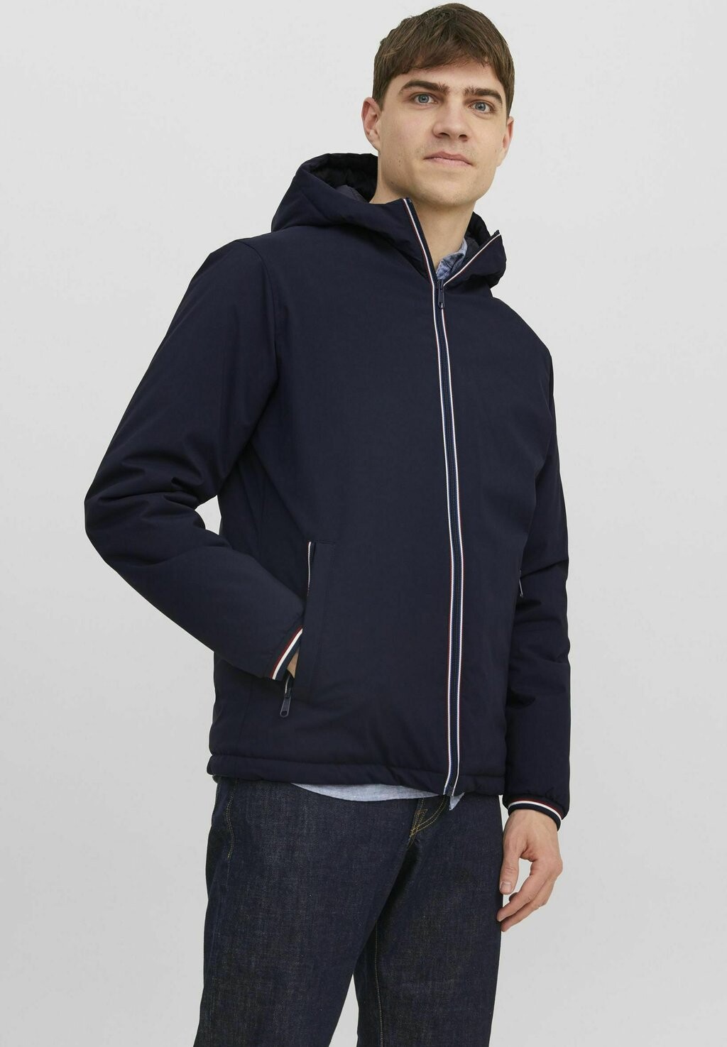 

Куртка межсезонная Jack & Jones, морская мода