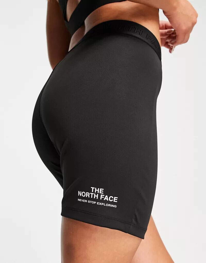 

Черные шорты The North Face Training Booty