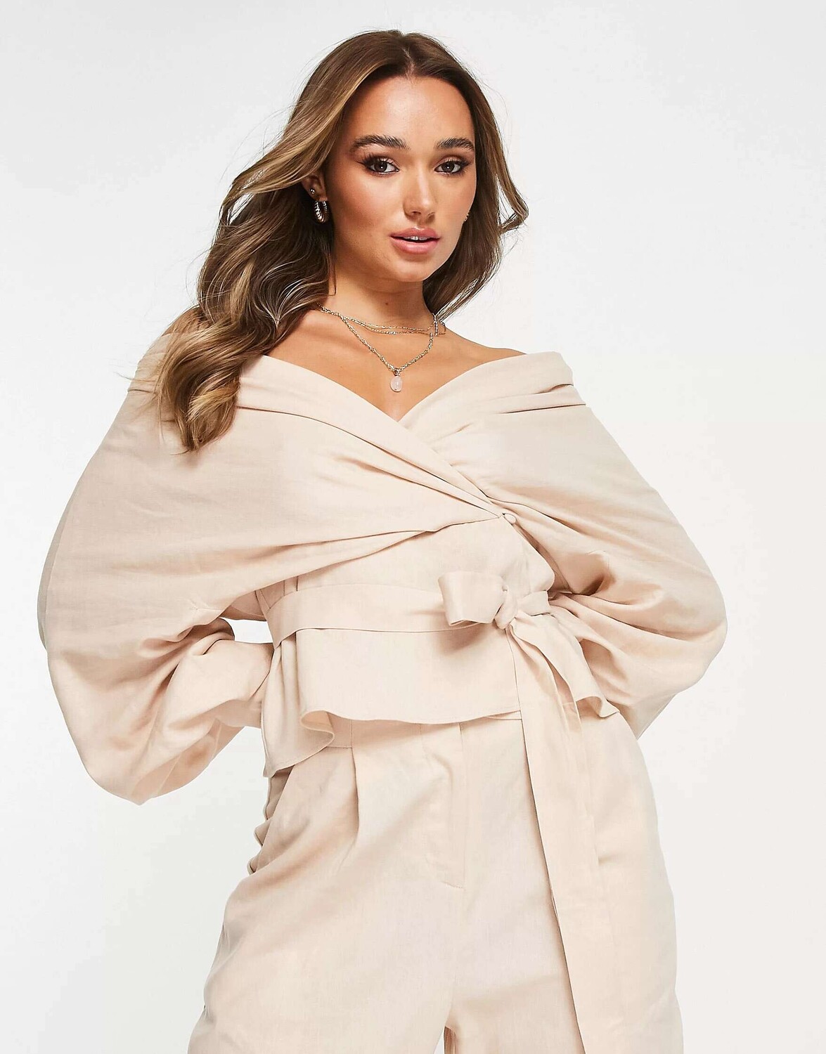 

Песочный льняной топ с открытыми плечами и поясом ASOS