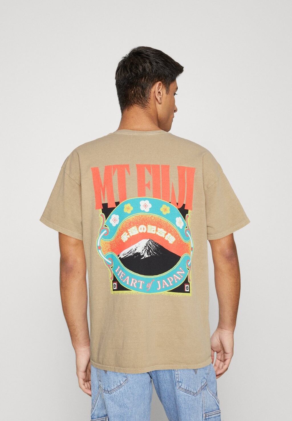 

Футболка с принтом BDG Urban Outfitters