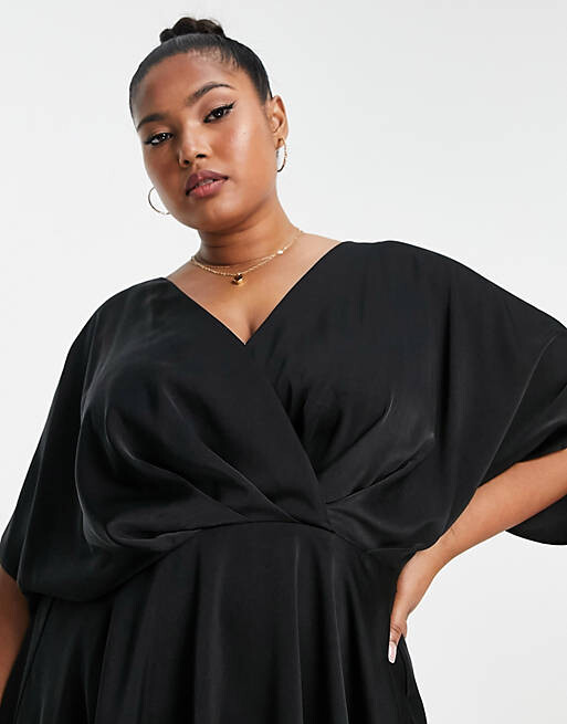 

Черное платье мини с глубоким вырезом и рукавами «летучая мышь» ASOS DESIGN Curve
