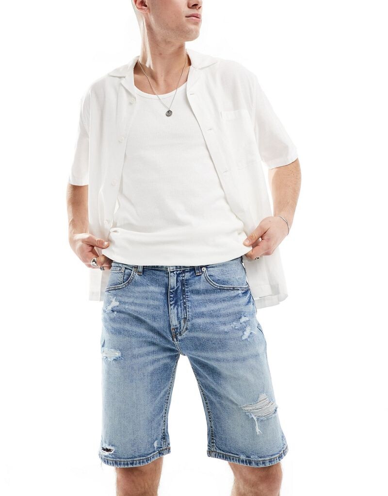 

Голубые джинсовые рваные шорты узкого кроя Pull&Bear
