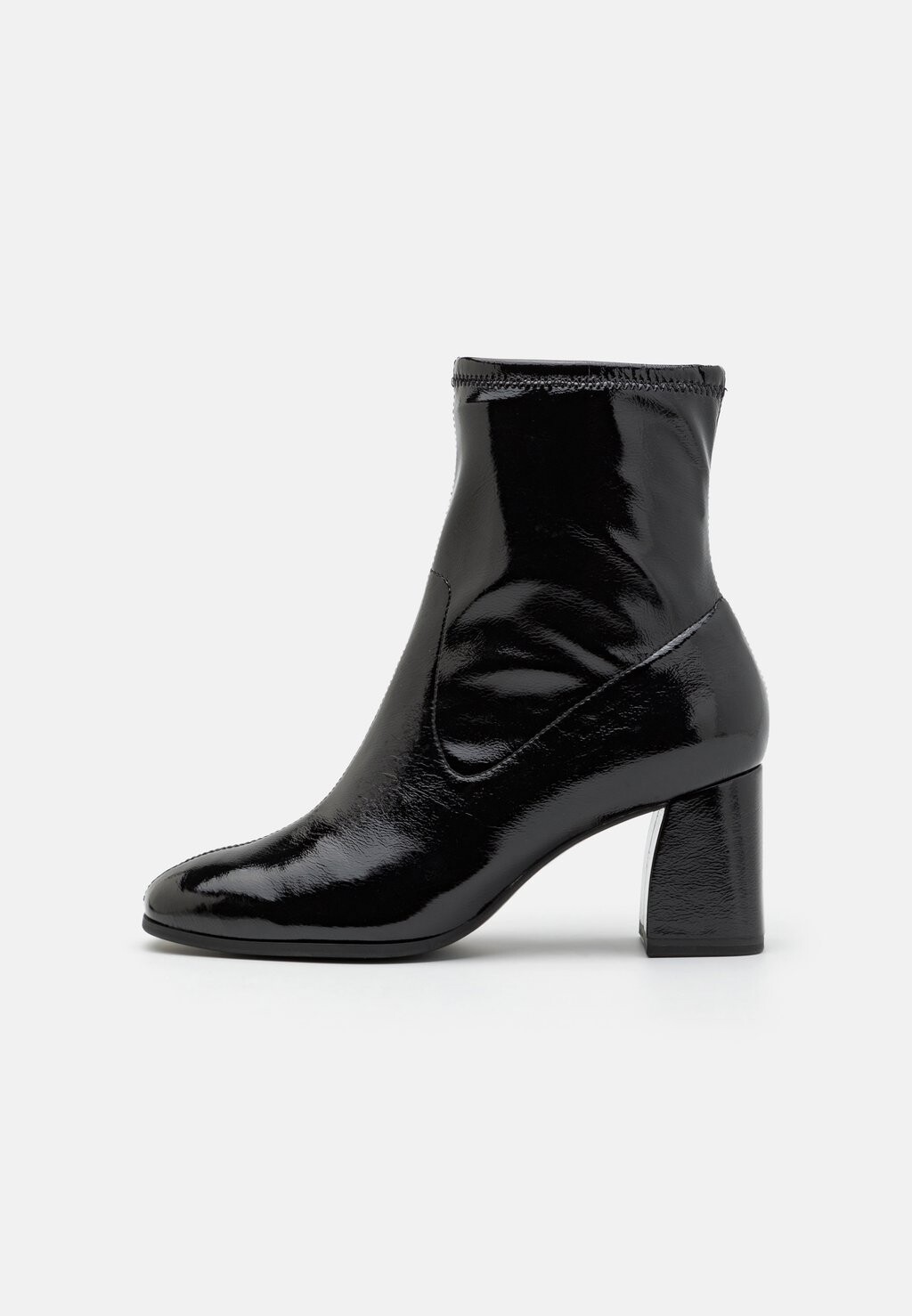 

Ботинки Tamaris, цвет black
