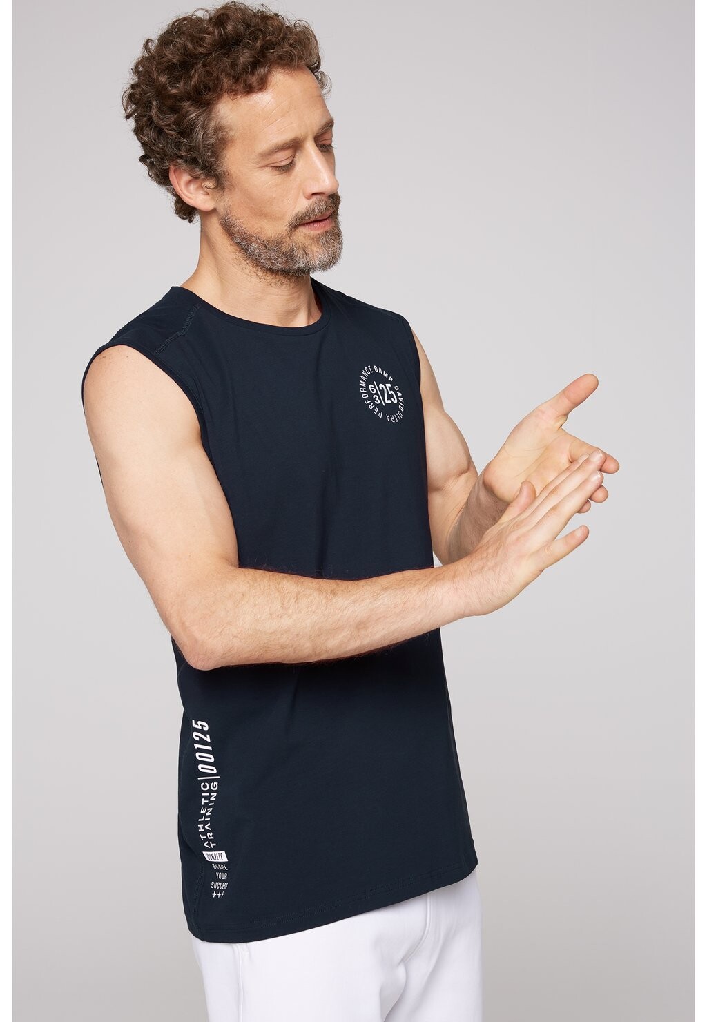 

Топ MIT REFLEKTIERENDEN PRINTS Camp David, цвет blue navy