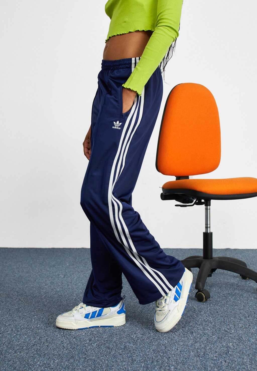 

Спортивные штаны adidas Originals FIREBIRD LOOSE, темно-синий