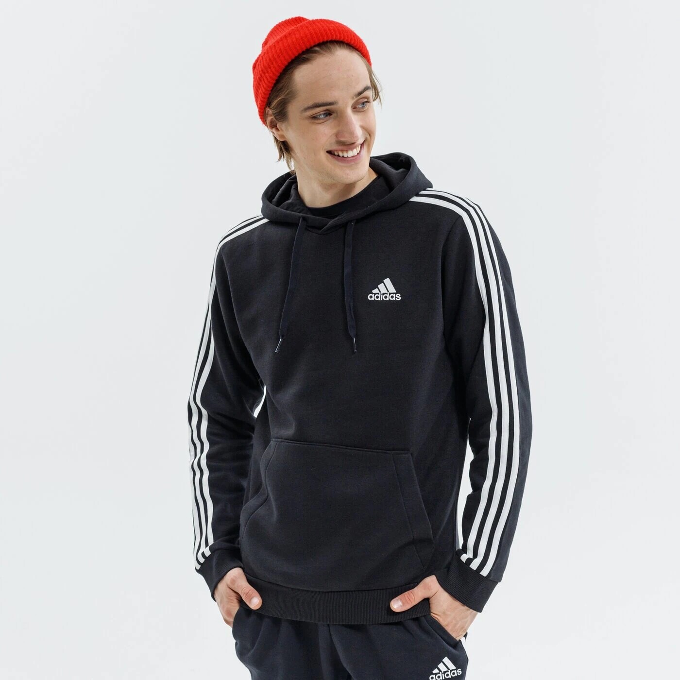 

Свитшот Adidas с карманом, черный